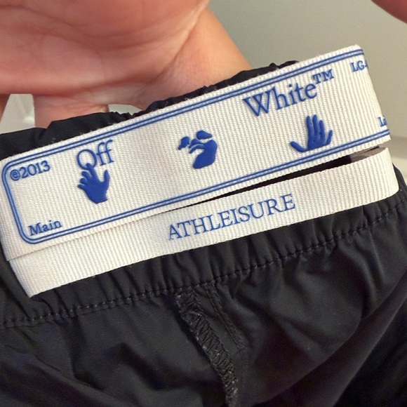 Off-White Women's Navy Off-White Shorts - Picture 6 of 13
